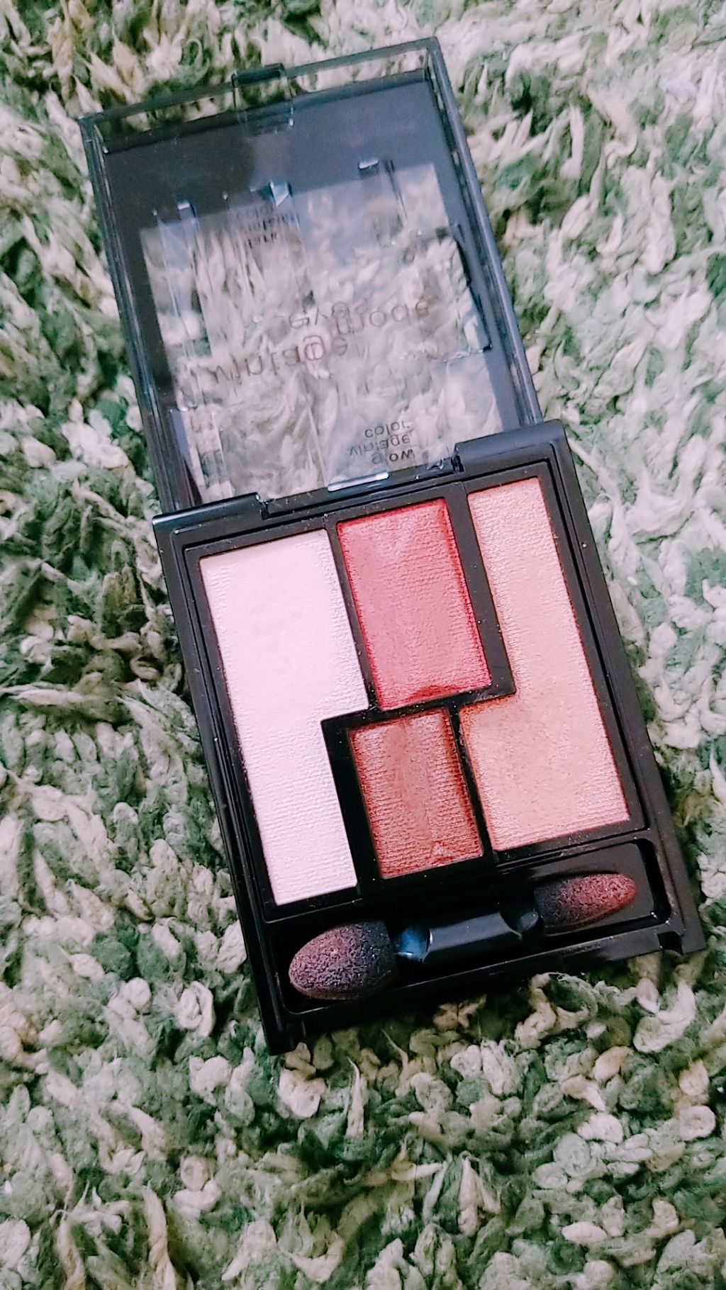 ヴィンテージモードアイズ/KATE/アイシャドウパレットを使ったクチコミ（2枚目）