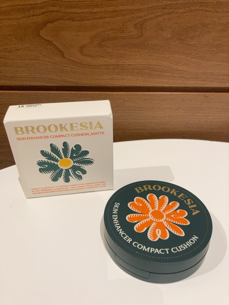 スキンエンハンサー コンパクト クッション (マット)/BROOKESIA/クッションファンデーションを使ったクチコミ（1枚目）