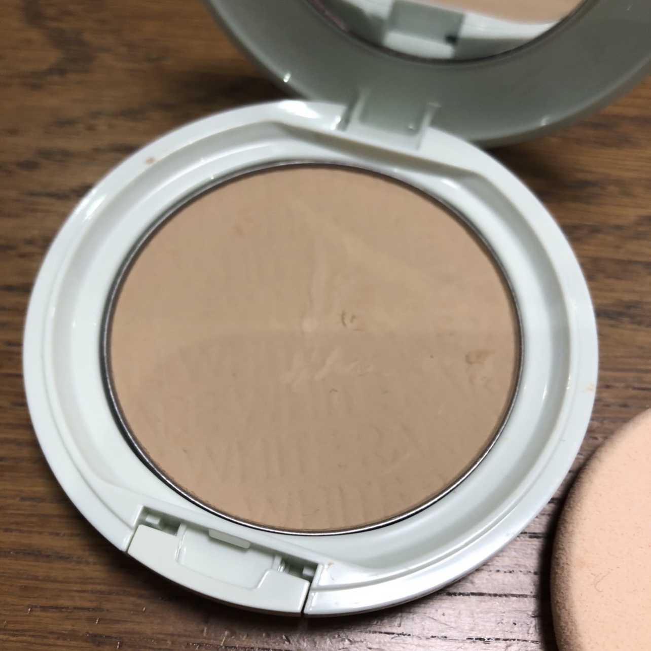 ホワイトレア エアー 02  ナチュラルベージュ/ALBION/パウダーファンデーションを使ったクチコミ（2枚目）