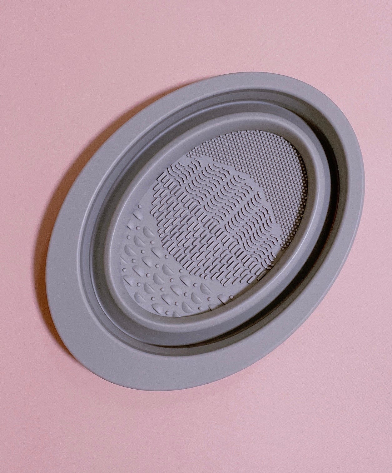 折りたたみ式メイクブラシクリーナー/DAISO/その他化粧小物を使ったクチコミ(2枚目)