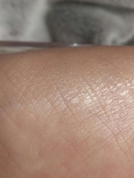 パウダー ポップ フラワー ハイライター/CLINIQUE/パウダーハイライトを使ったクチコミ(6枚目)