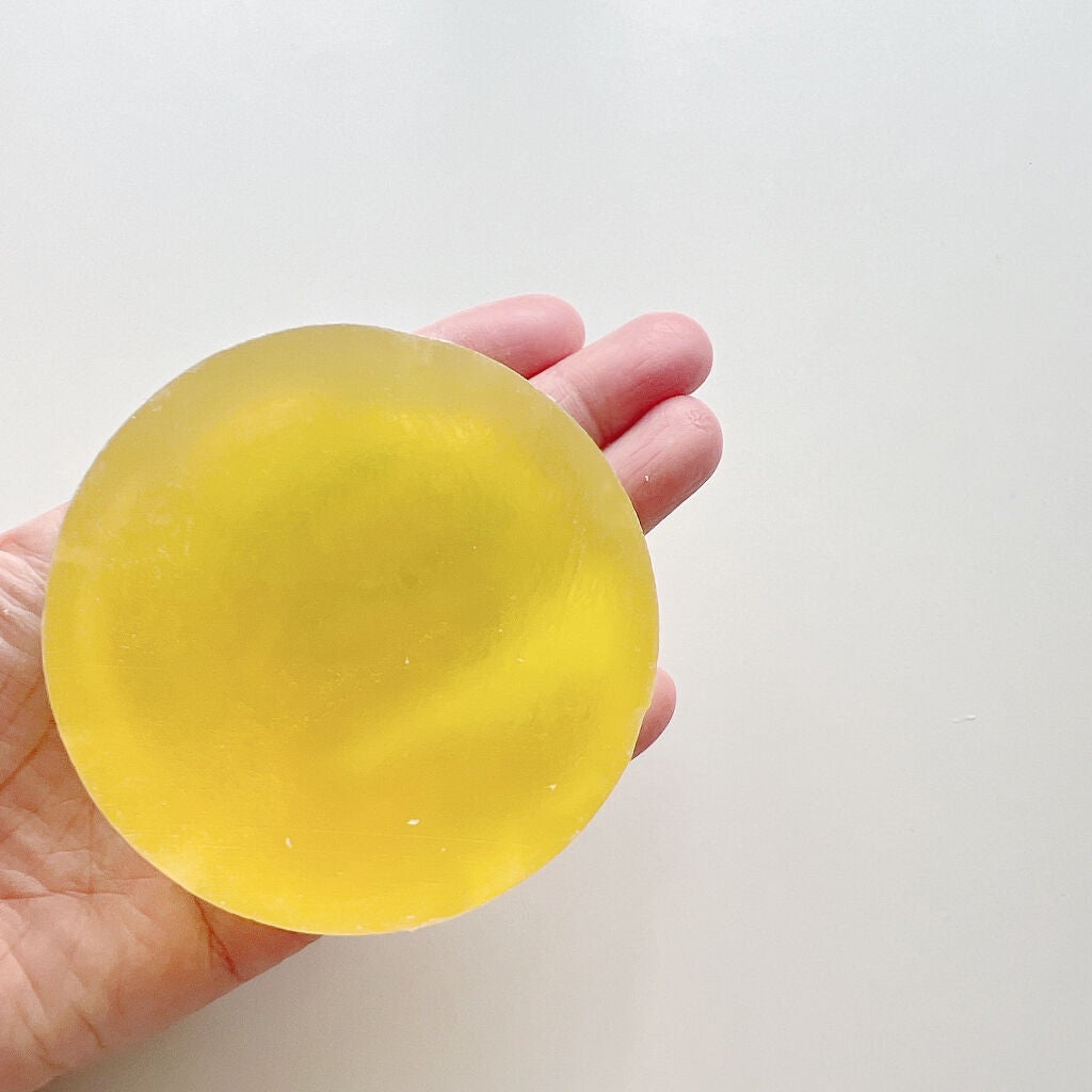 ハンドメイドボタニカルソープ レモングラス/ガーデニア/MARKS&WEB/洗顔石鹸を使ったクチコミ(2枚目)