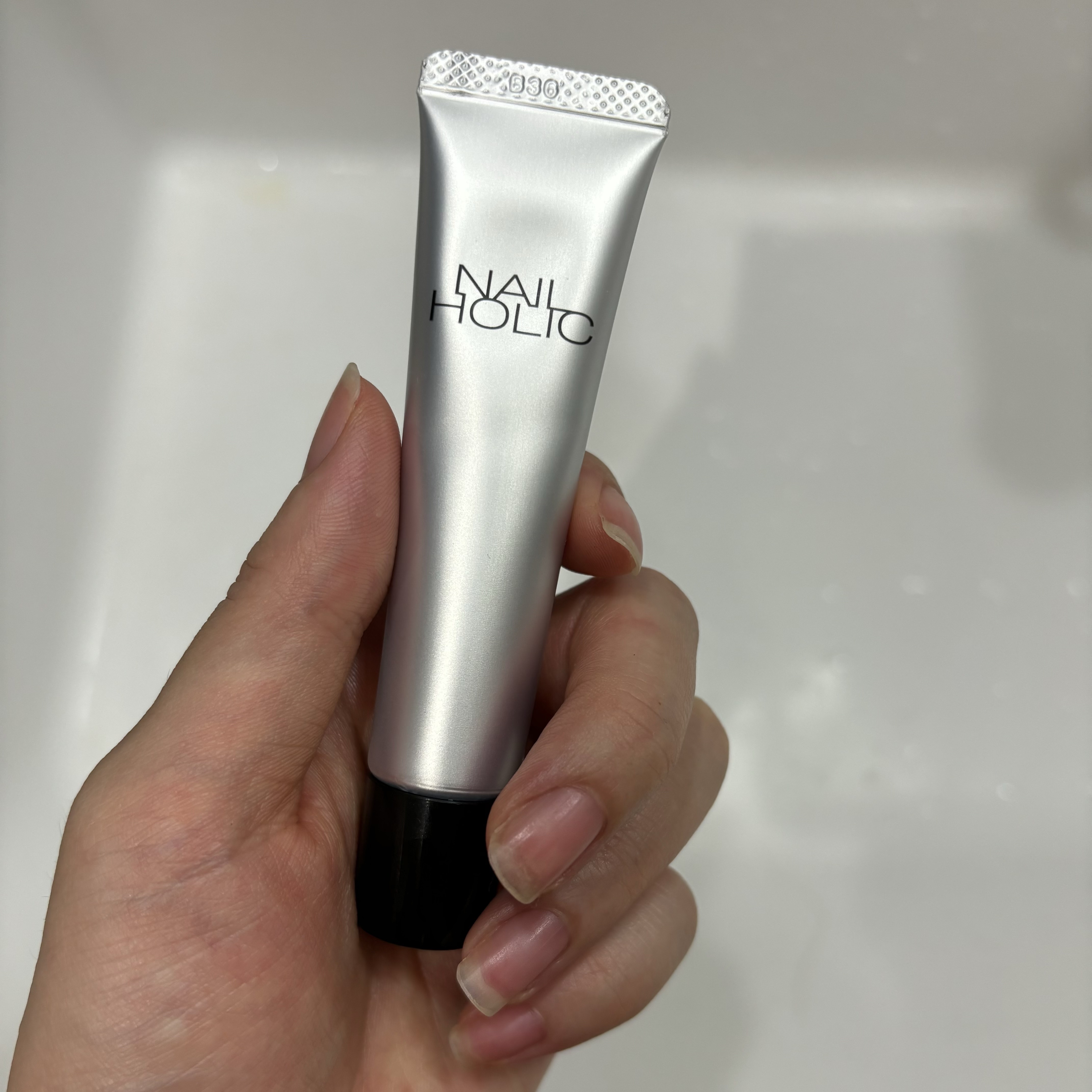 うーん、、
使った瞬間はそりゃー
それなりにしっとりしました。

夜塗って、朝起きたら
また塗らなきゃな、って感じです。

継続することで改善するのかな？？
ひとまずこれが無くなるまでは試してみます！