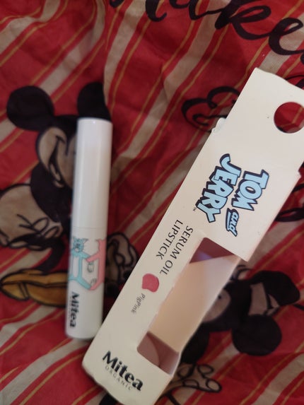 セラムオイルリップスティック トムとジェリー限定デザイン(ピグピンク)/ミティア オーガニック/口紅を使ったクチコミ(2枚目)