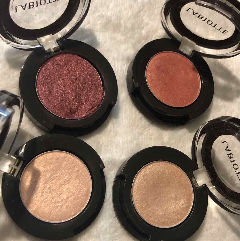 LABIOTTE ペタル アフェア モノ アイシャドウ