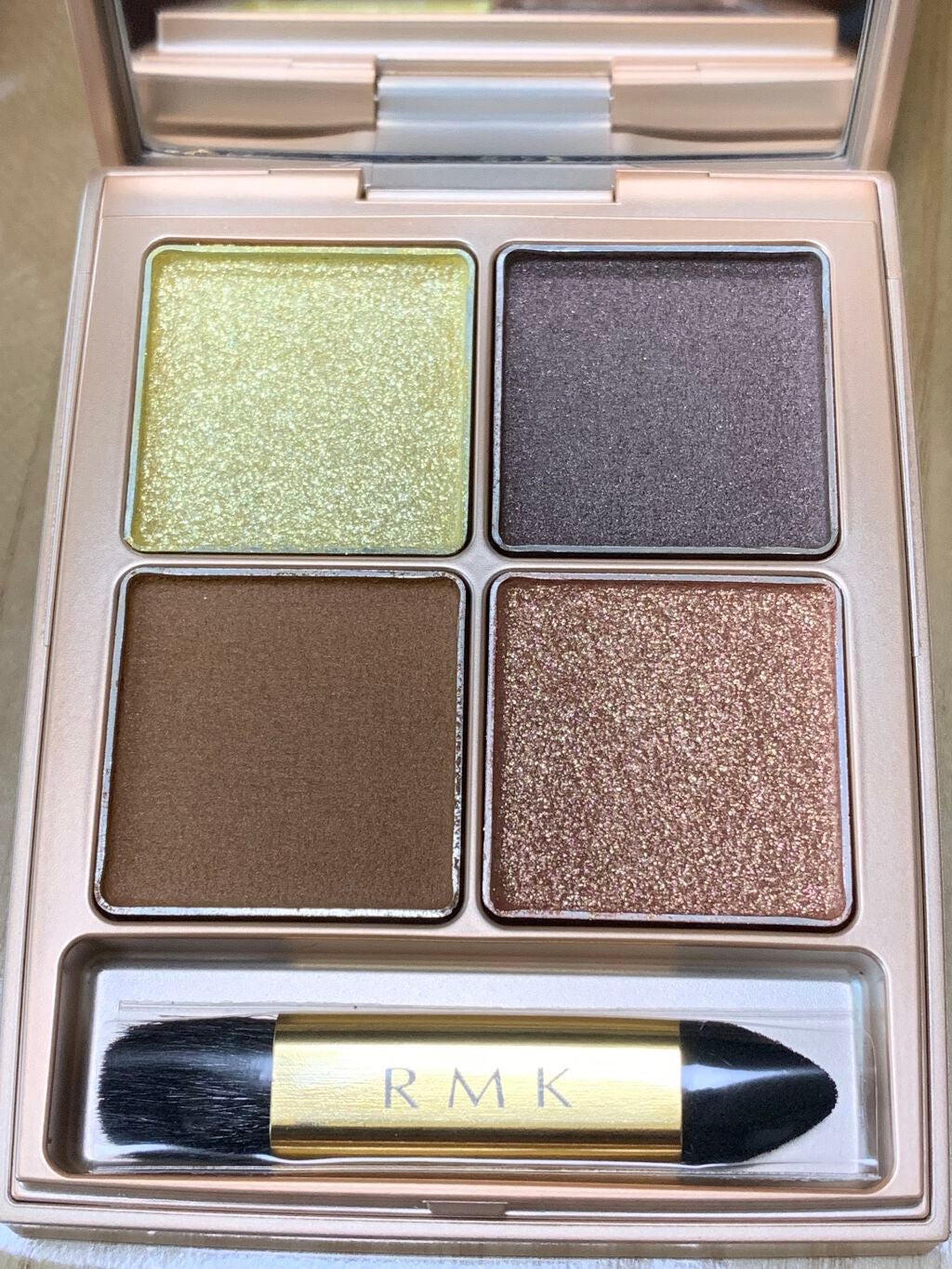 ローズウッドデイドリーム 4アイズ /RMK/アイシャドウパレットを使ったクチコミ(2枚目)