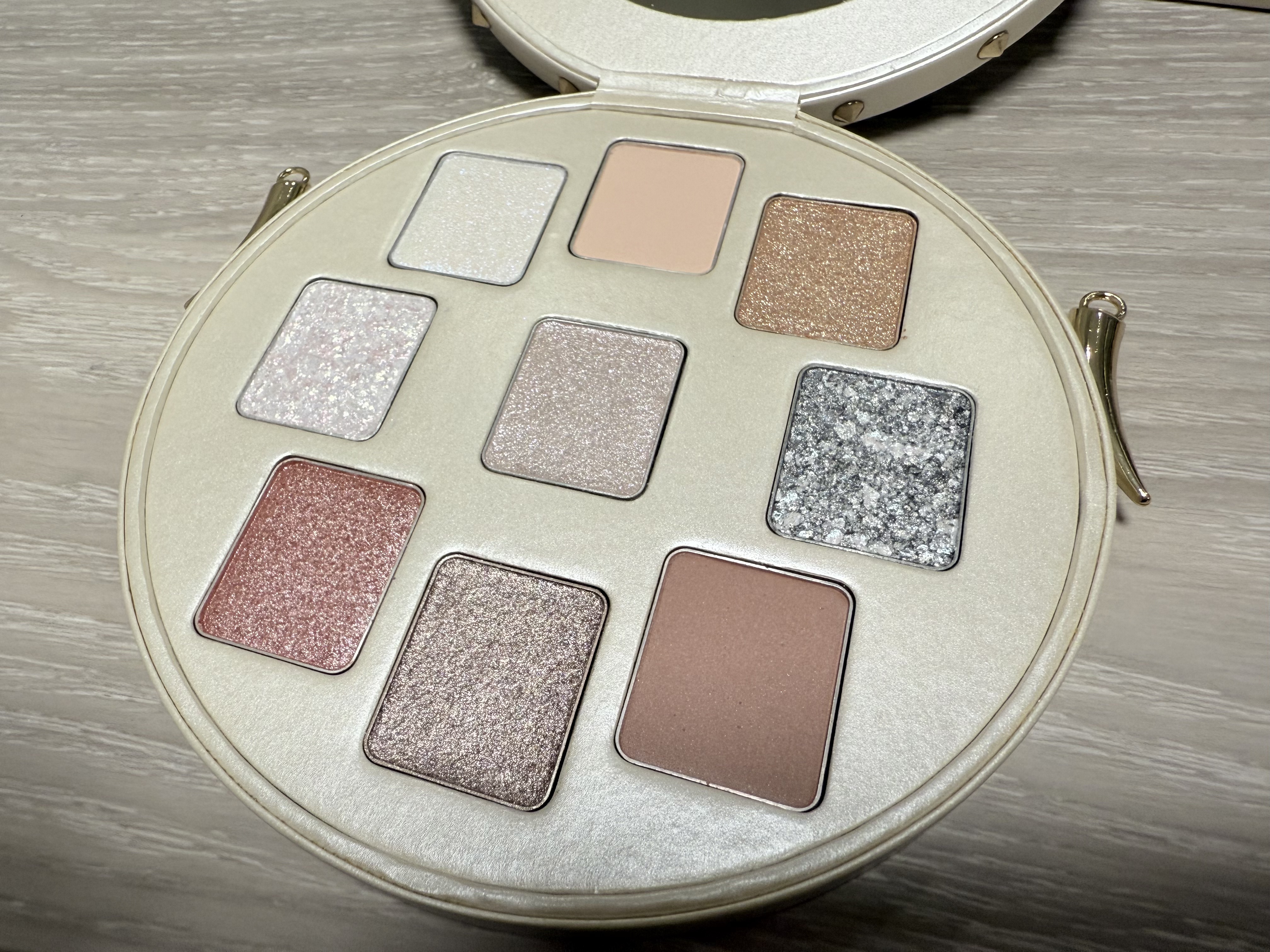 パール レベル クラッチ アイシャドー パレット/shu uemura/アイシャドウパレットを使ったクチコミ（1枚目）