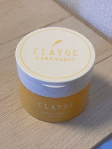  
【使った商品】CLAYGE クレンジングバームV
¥1,760-

【商品の特徴】バームのクレンジングです。

【肌質】混合肌

【テクスチャ】固めだけど、体温でとろけて馴染みます🎶

【どんな人におすすめ？】毛穴が気になる方に！！！

#クレンジングバーム #クレンジング #clayge 
の画像 その0