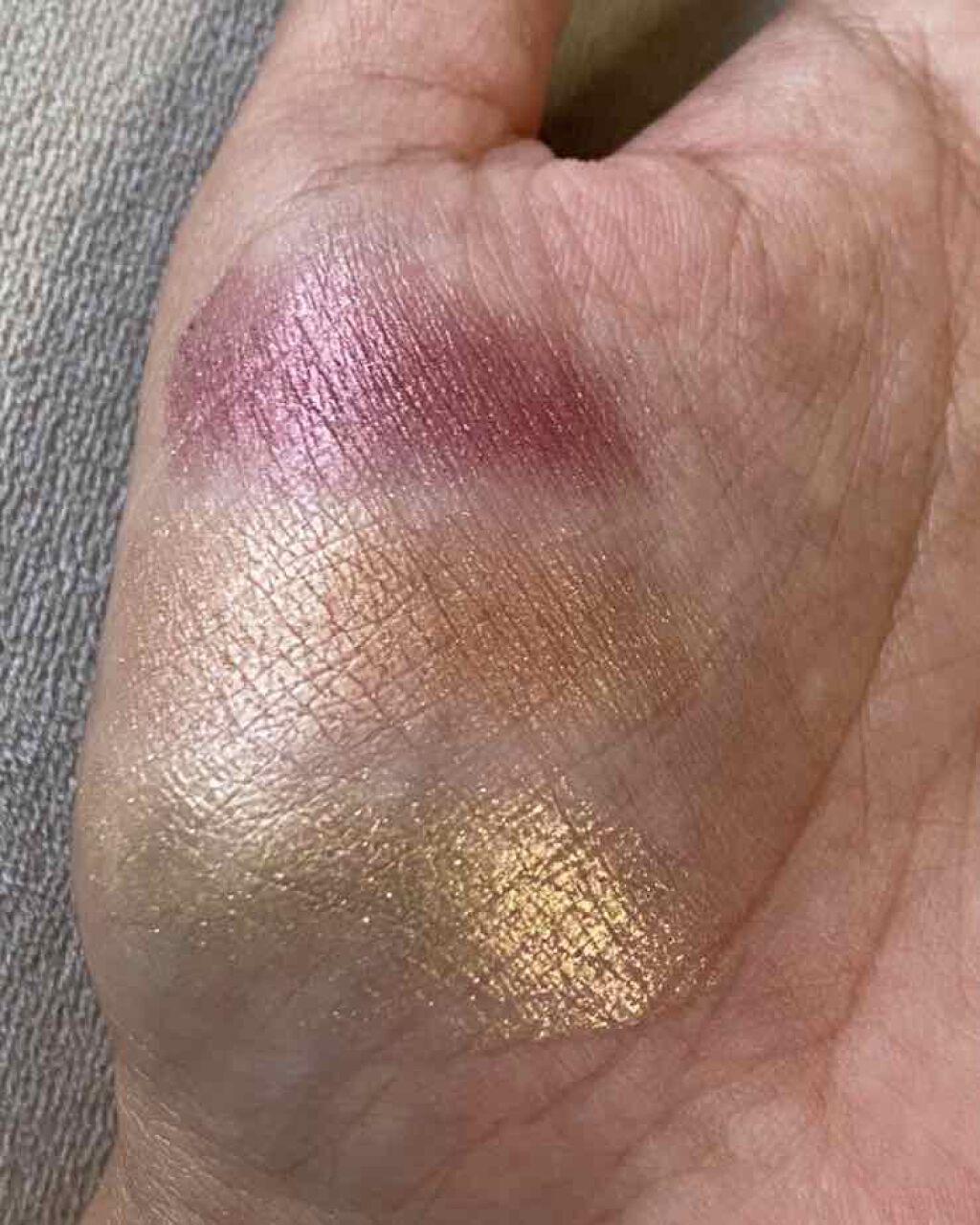 フラッシング アイス エクストラ ディメンション スキンフィニッシュ トリオ ミディアム ディープ/M・A・C/パウダーハイライトを使ったクチコミ(2枚目)