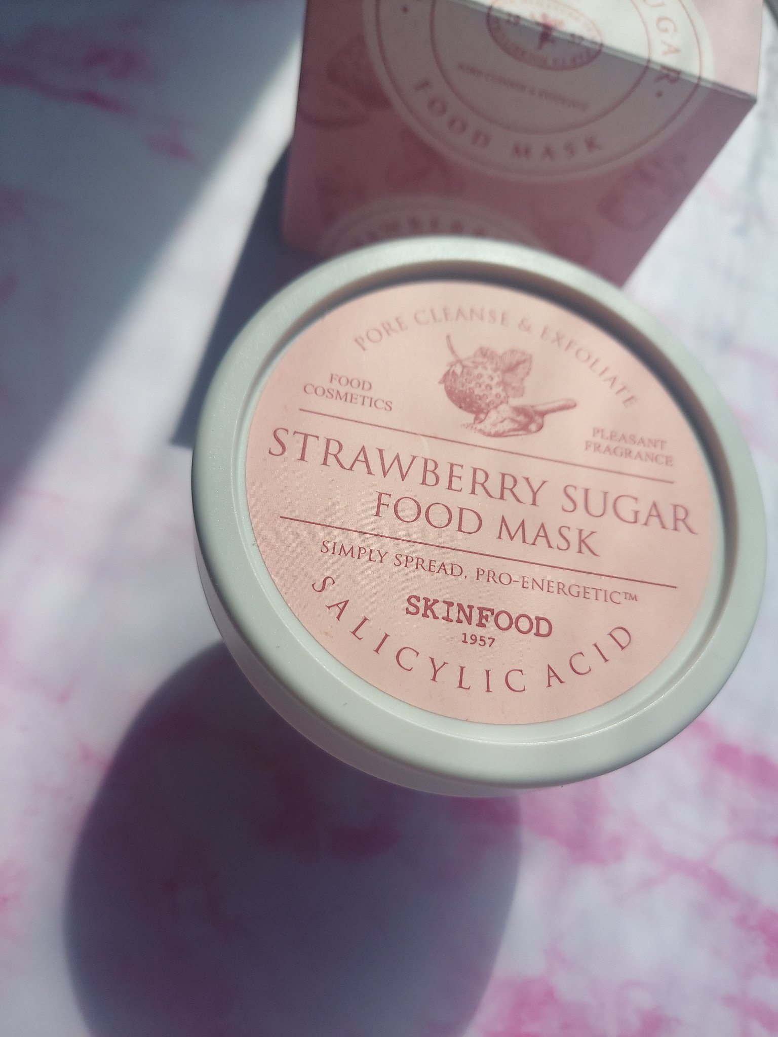 ストロベリーシュガー フードマスク/SKINFOOD/洗い流すパック・マスクを使ったクチコミ（1枚目）