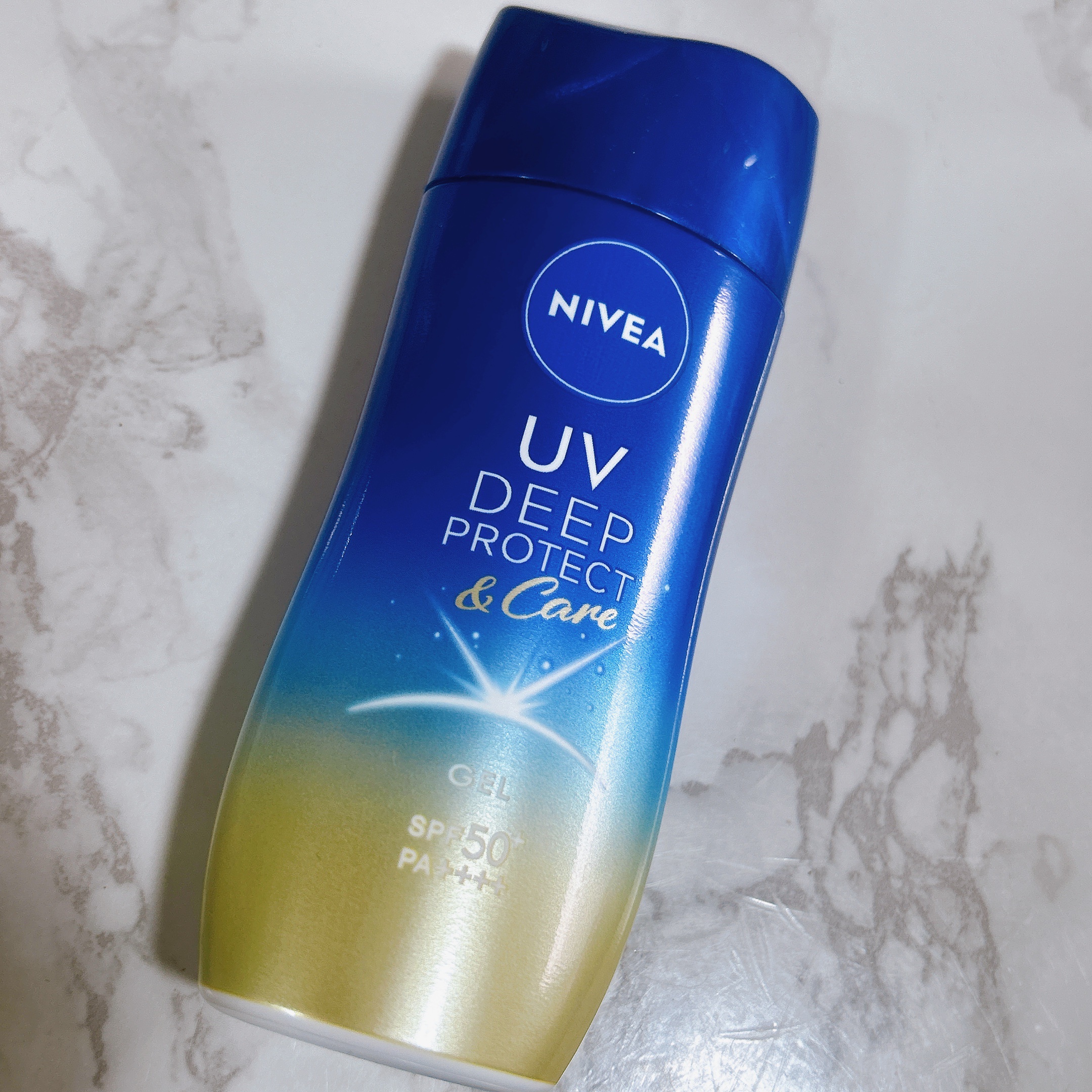 ニベアUV ディープ プロテクト＆ケア ジェル

体と首用でお手ごろ価格のものを探してて
田中みな実さんが
おすすめしてたので購入してみました！

ジェルなのでスーッと伸びます👏
なんとなく
塗った後スーッとします🫢
なんでだろ？
お肌