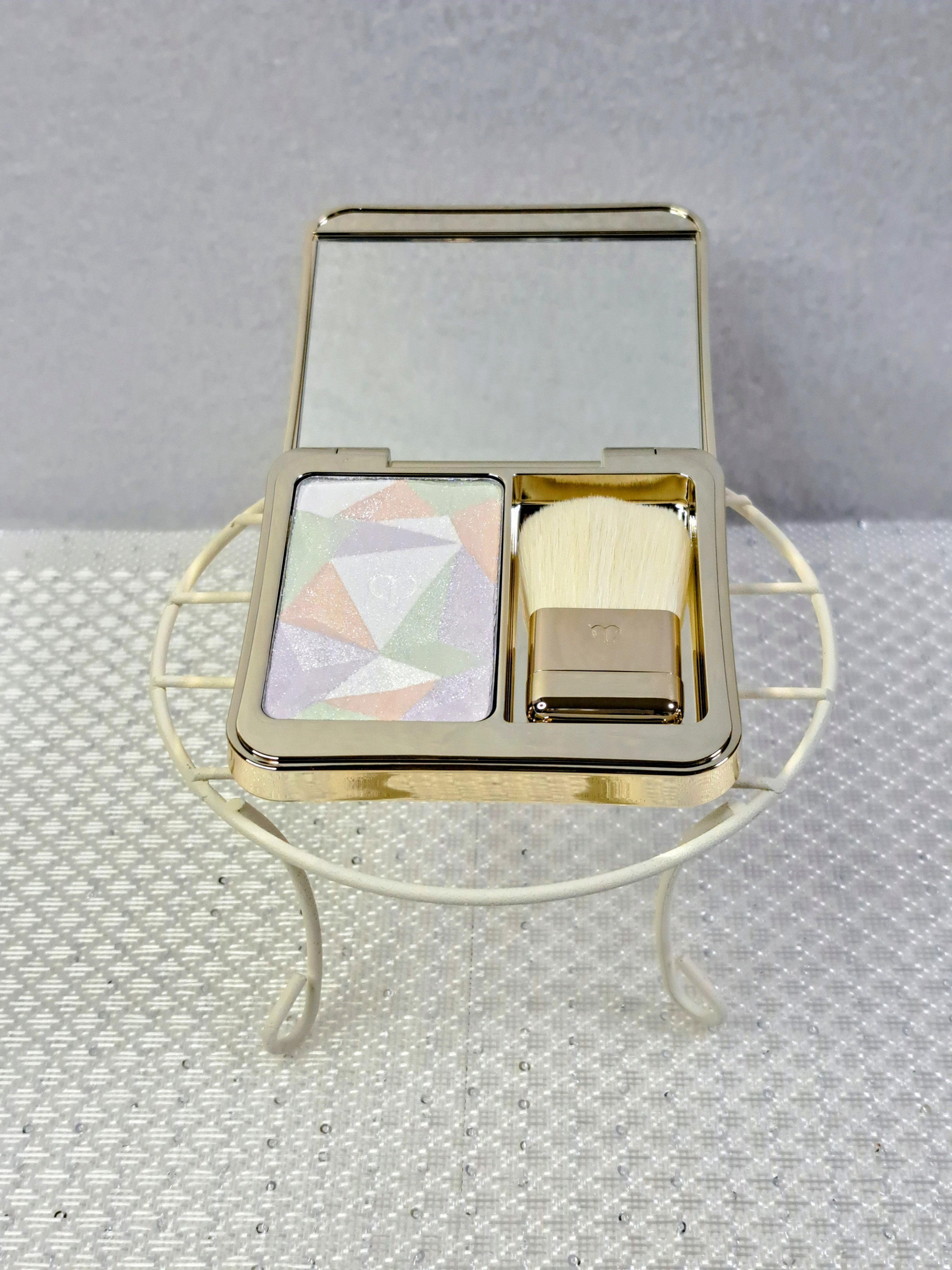 ル・レオスールデクラ  17（UNLOCK THE HEART限定デザイン）/クレ・ド・ポー ボーテ/パウダーハイライトを使ったクチコミ（2枚目）