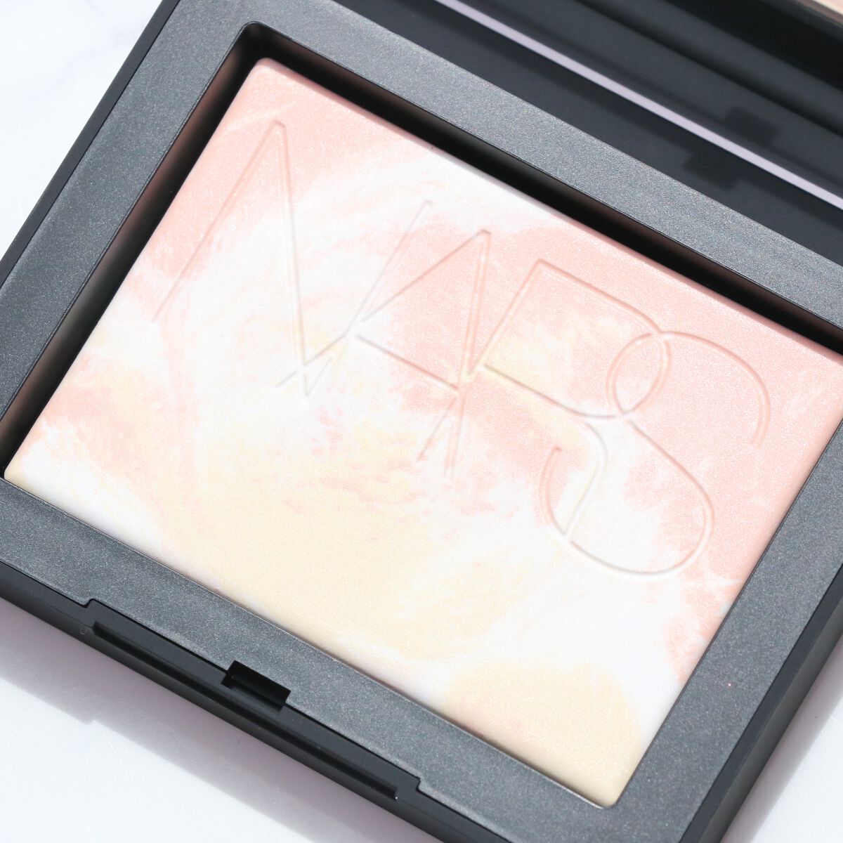 ライトリフレクティング プリズマティックパウダー/NARS/プレストパウダーを使ったクチコミ（1枚目）