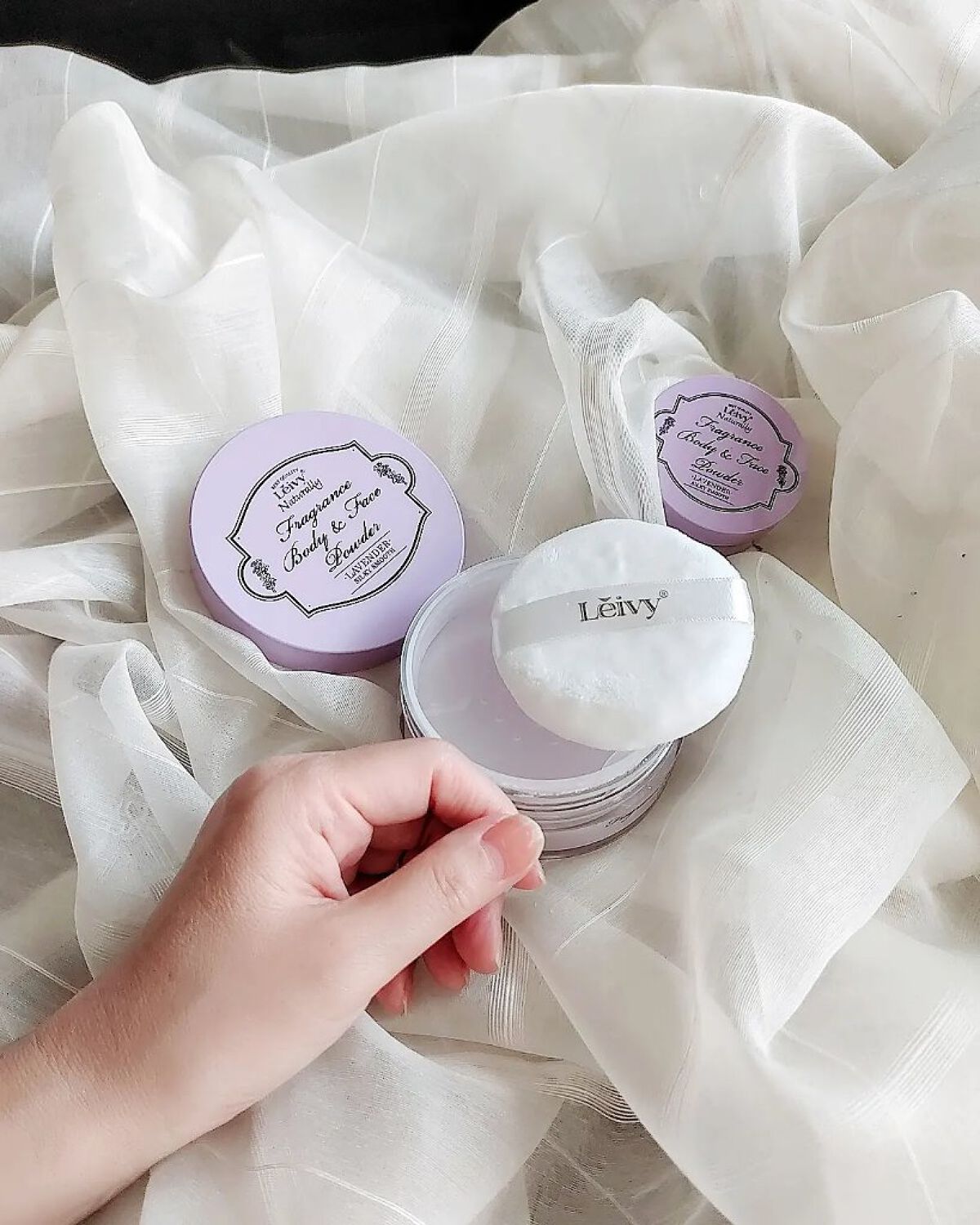 フレグランス ボディ＆フェイスパウダー ラベンダー 23g/Leivy/ルースパウダーを使ったクチコミ（2枚目）