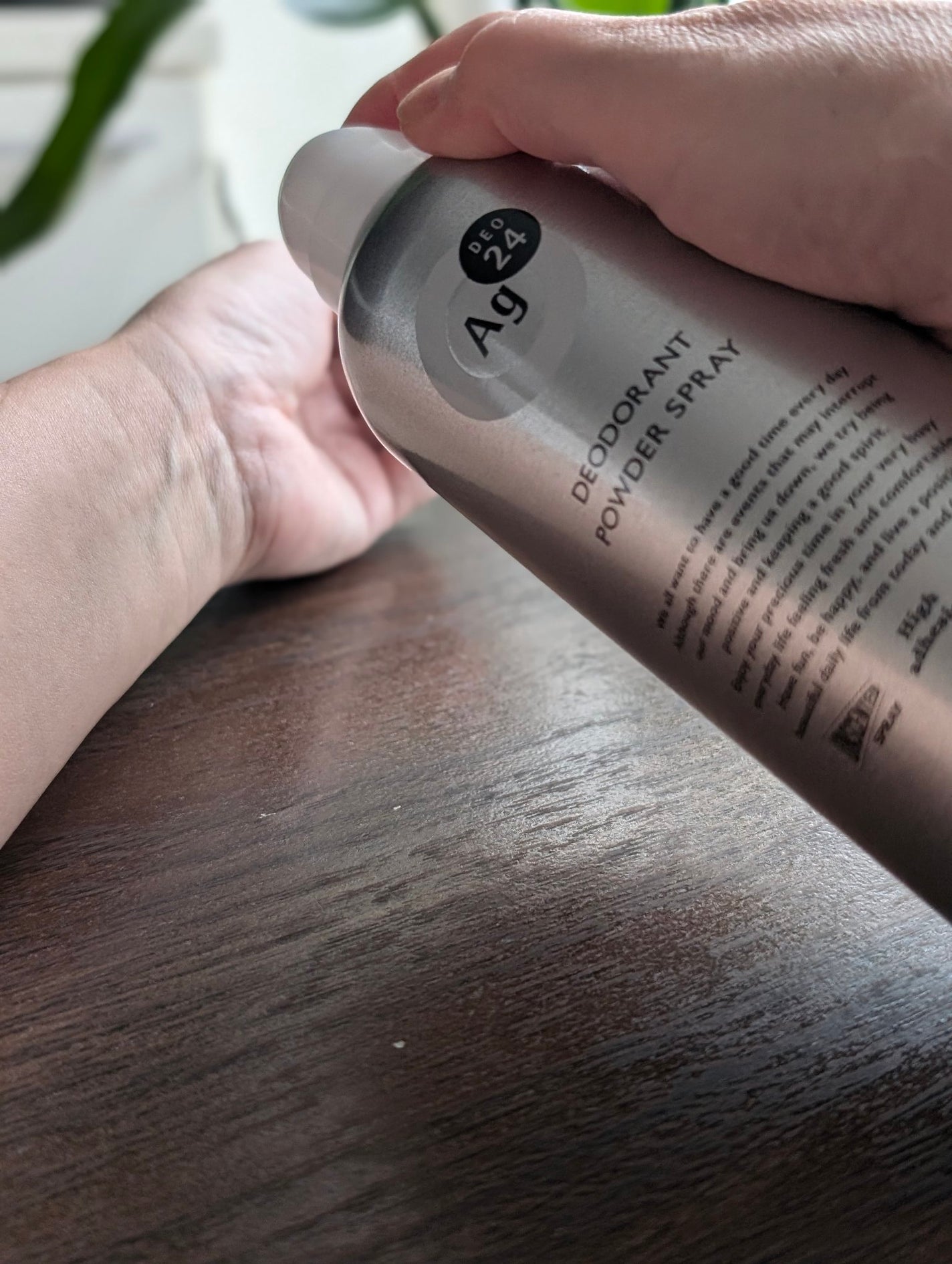 パウダースプレー (無香性)/エージーデオ24/デオドラント・制汗剤を使ったクチコミ(3枚目)