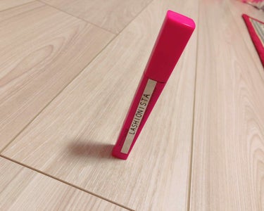 MAYBELLINE NEW YORK 💕
LASHIONISTA
ENDRESS LENGTH OBSESSION

このマスカラは伸びてくれる！！ボリュームよりは長さが重視のわたしにピッタリのマスカ