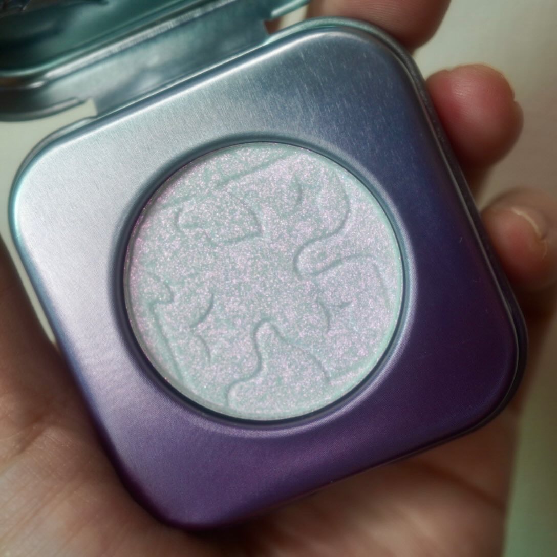 space age highlighter/Kaleidos Makeup/パウダーハイライトを使ったクチコミ（2枚目）