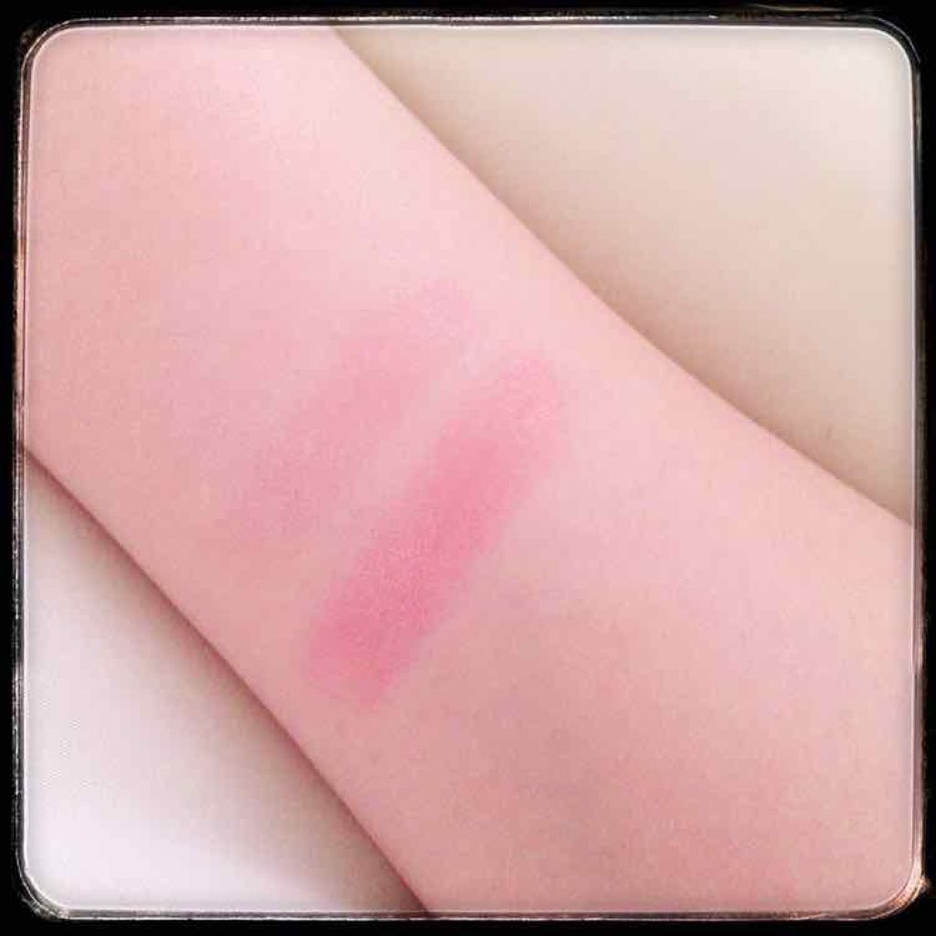 プラチナム 顔色アップ エッセンスルージュ/エルシア/口紅を使ったクチコミ（3枚目）