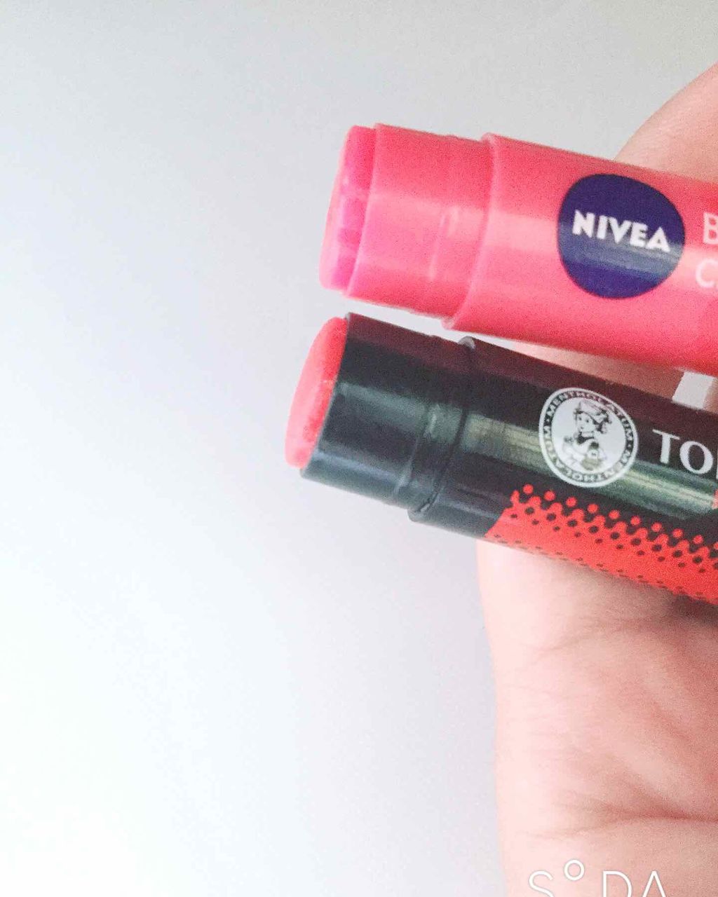 モイストピュアカラーリップ/ニベア/リップクリームを使ったクチコミ（3枚目）