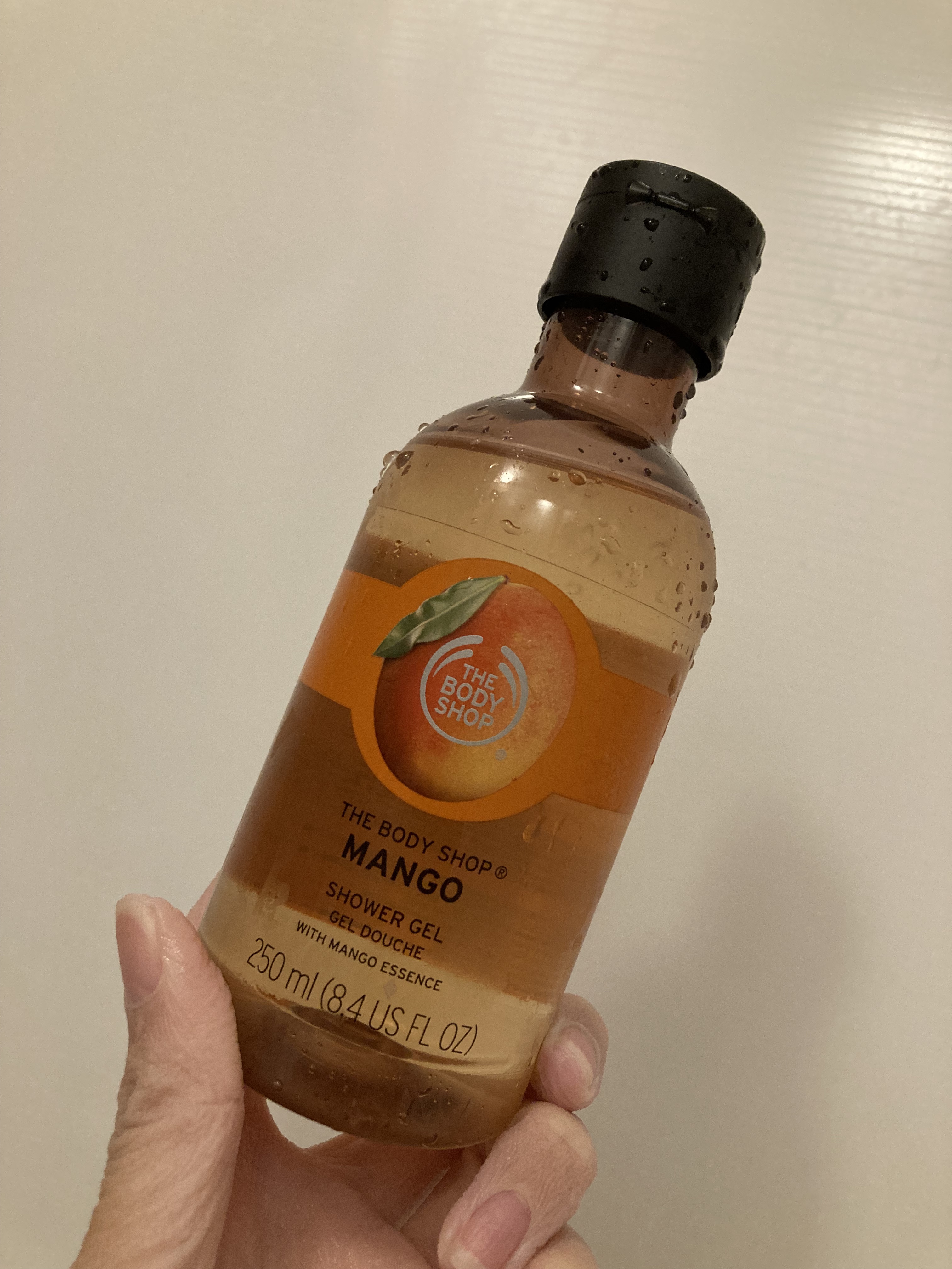 THE BODY SHOP シャワージェル マンゴーのクチコミ「今日のボディソープはこちら！🥭🌻🏝️

(というかシャワージェル？？)



THE BODY.....」（3枚目）