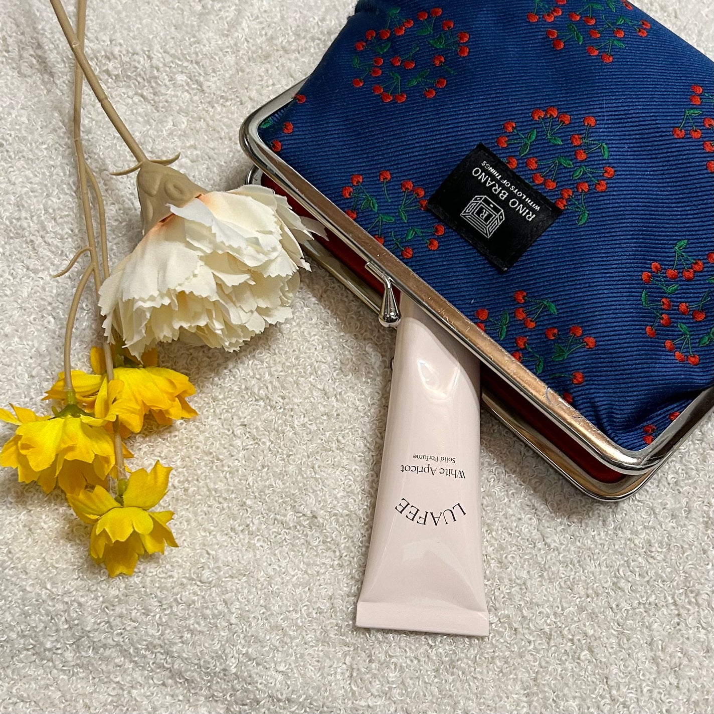 ソリッド パフューム ホワイトアプリコット/LUAFEE/練り香水を使ったクチコミ(2枚目)