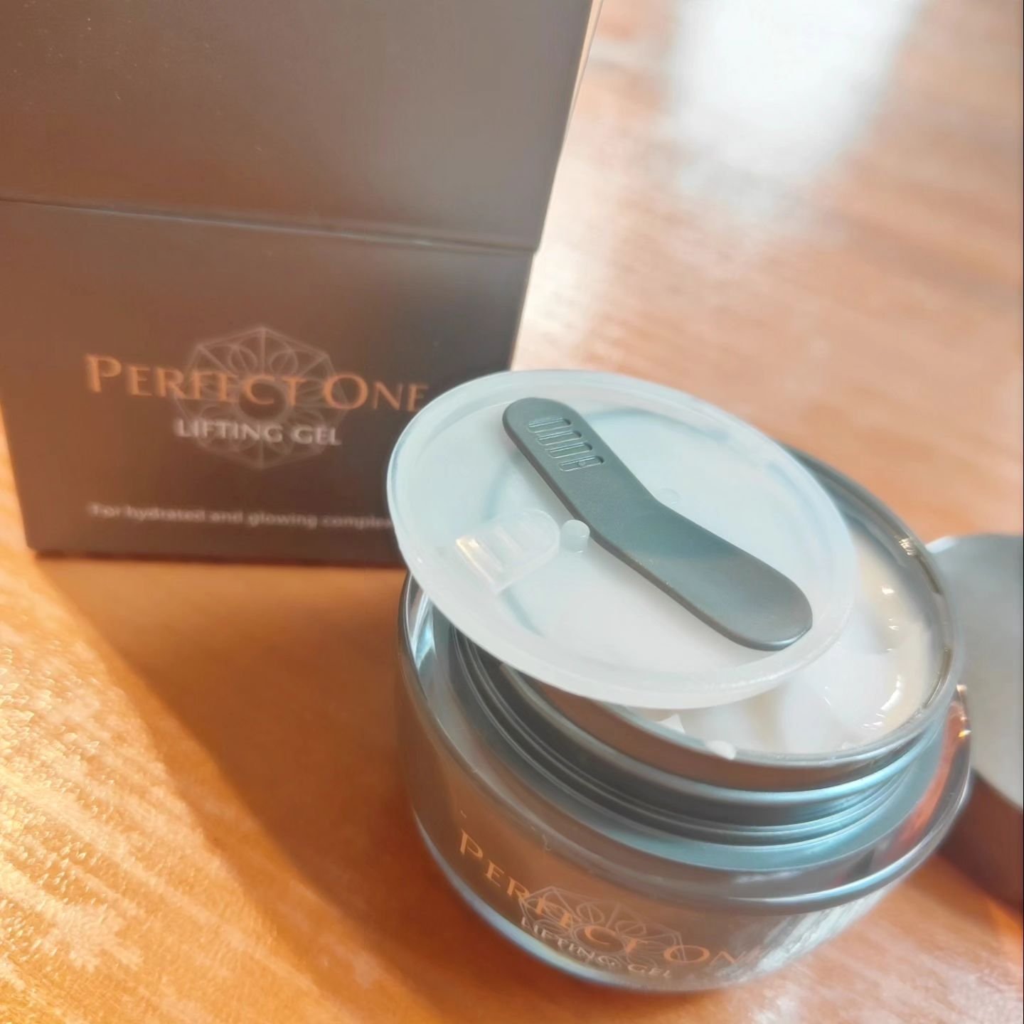 パーフェクトワン パーフェクトワン リフティングジェルのクチコミ「#パーフェクトワンリフティングジェル

これ1本で化粧水、乳液、クリーム、美容液、パック、化粧.....」（1枚目）