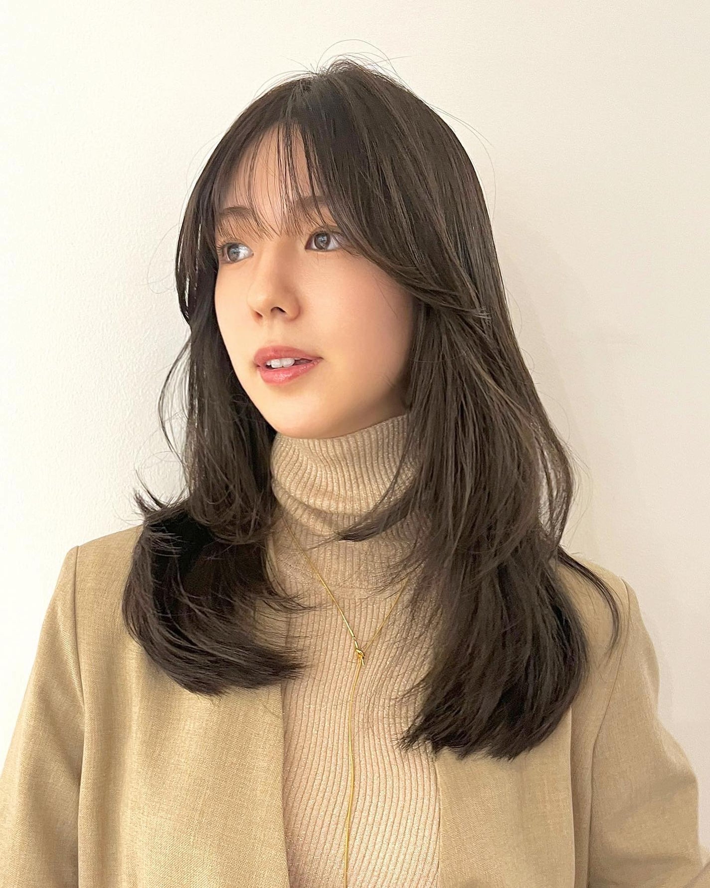HARUNA on LIPS 「大人上品なヘアスタイル💇🏼♀️さらっとスタイリングでお洒落に..」(3枚目)
