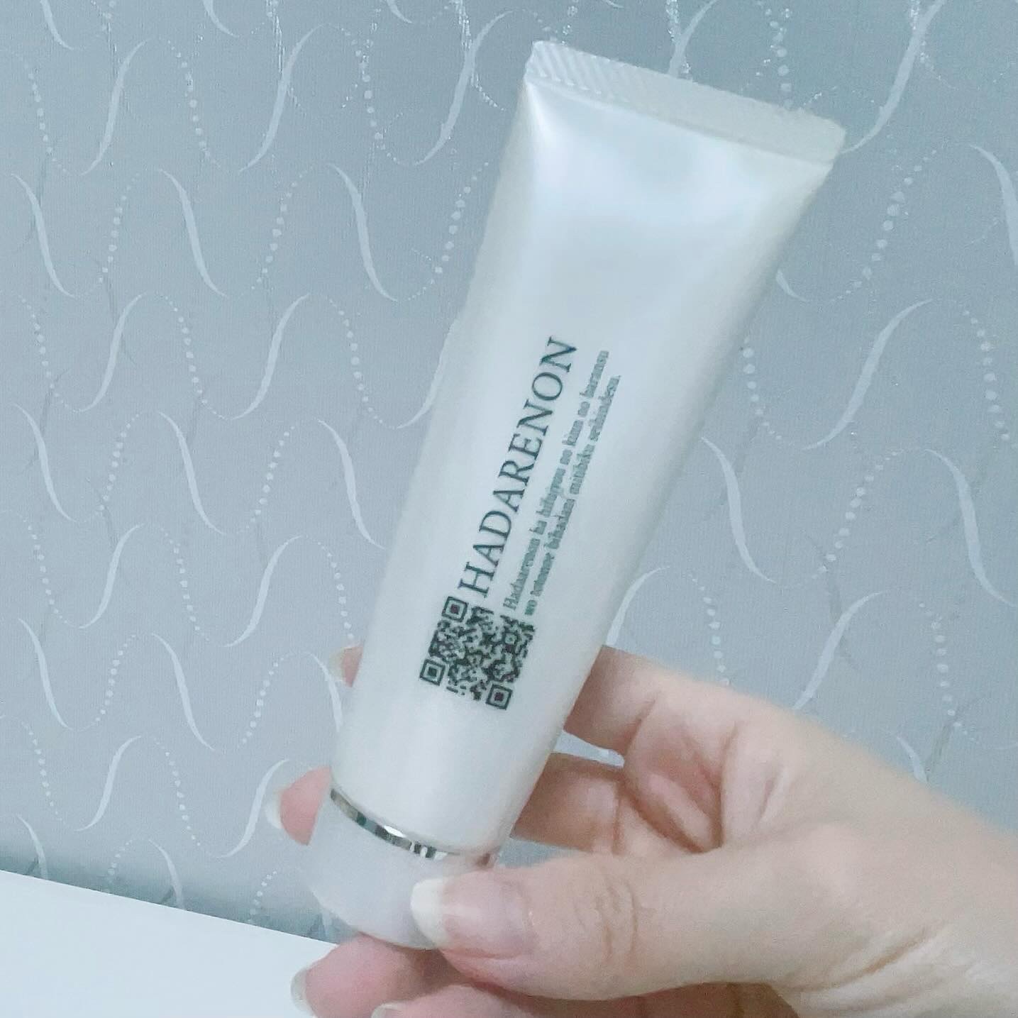 #使い切りスキンケア
ハダアレノン
提供品でした✨

密度のあるクリームなんだけど、ペタペタしないし脂が噴き出てくることもなく、スッキリ使えるクリームでした❣️
お守りスキンケア的にフェイスラインがなんかカユいな〜乾燥かな〜って時に使ってた