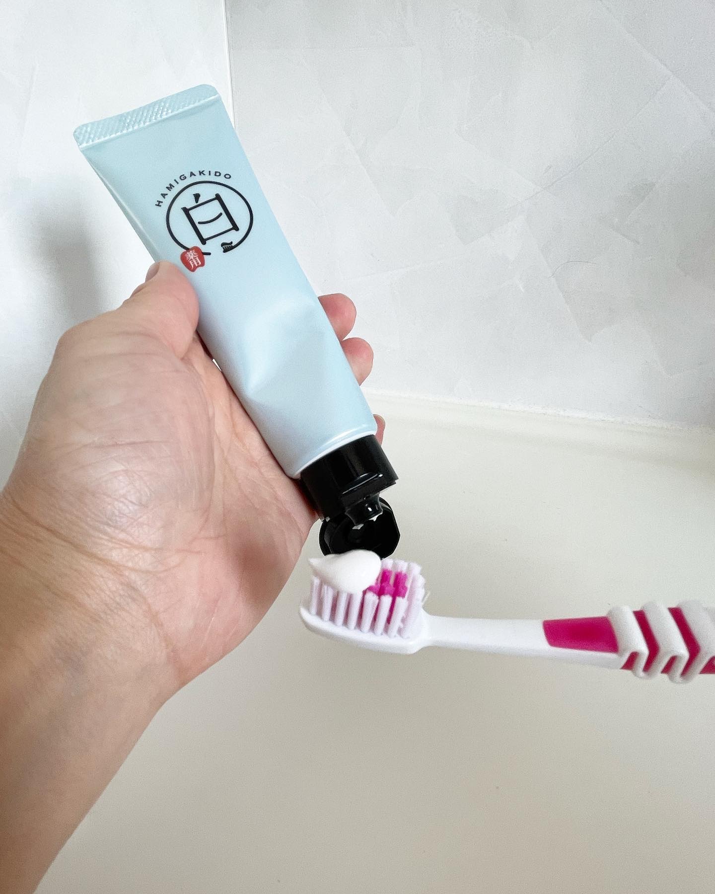 歯磨き堂 薬用ホワイトニングペースト/歯磨き堂/歯磨き粉を使ったクチコミ（2枚目）