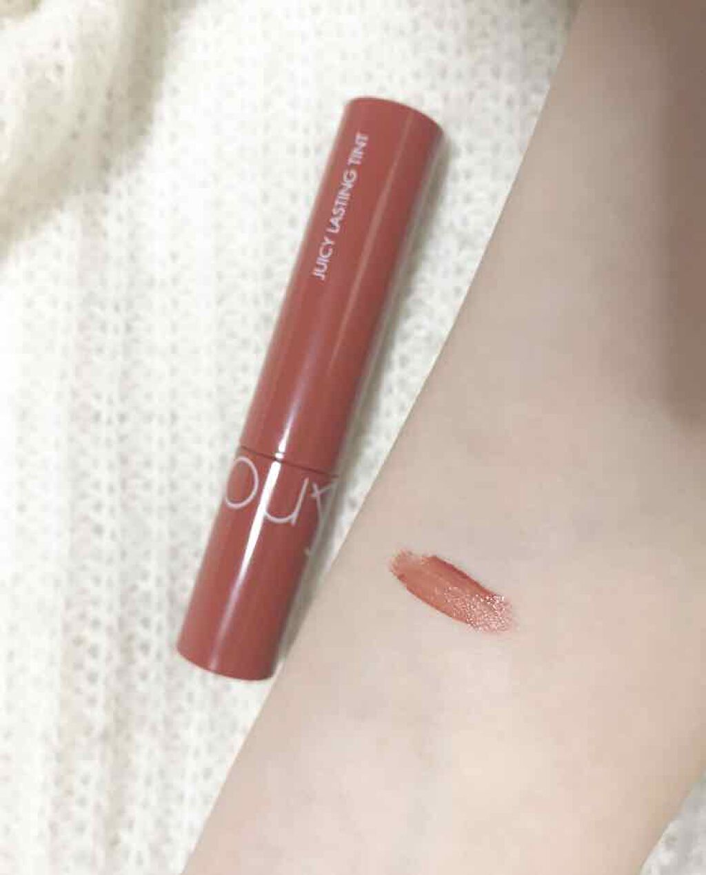 ジューシーラスティングティント/rom&nd/リップティントを使ったクチコミ（2枚目）