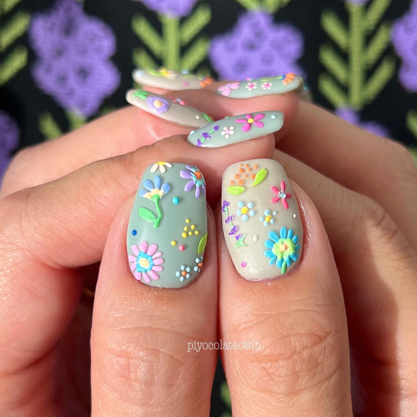 ぴよこれいと あうるす on LIPS 「最近作ったデザインが個人的に気に入ったので、マイネイルに落とし..」(3枚目)