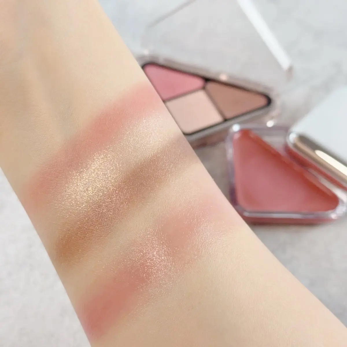 エッセンシャル リップチーク タップ/CLIO/ジェル・クリームチークを使ったクチコミ（2枚目）