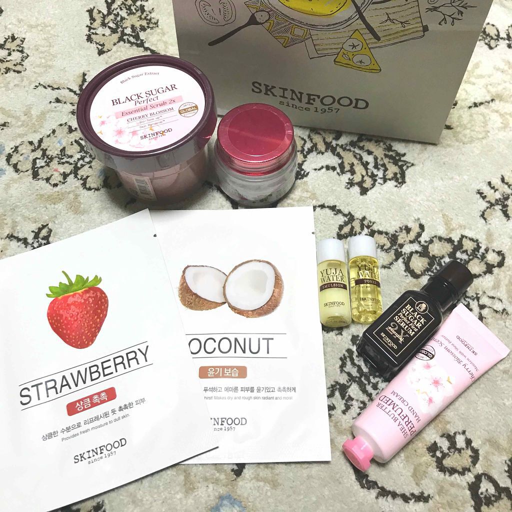 ブラックシュガー パーフェクト ファーストセラム ザ・エッセンシャル/SKINFOOD/美容液を使ったクチコミ(1枚目)