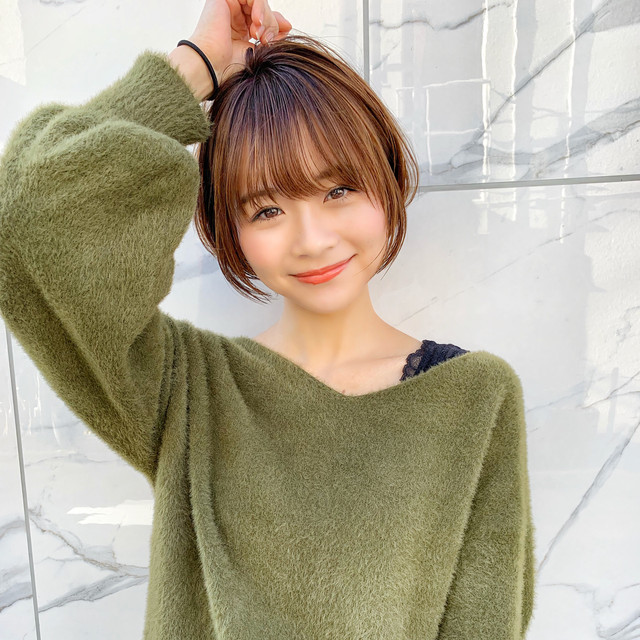 前下がりボブヘア