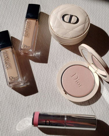 Dior Beauty Lovers on LIPS 「崩れにくいベースメイクを叶える「ディオールスキンフォーエヴァー..」（1枚目）