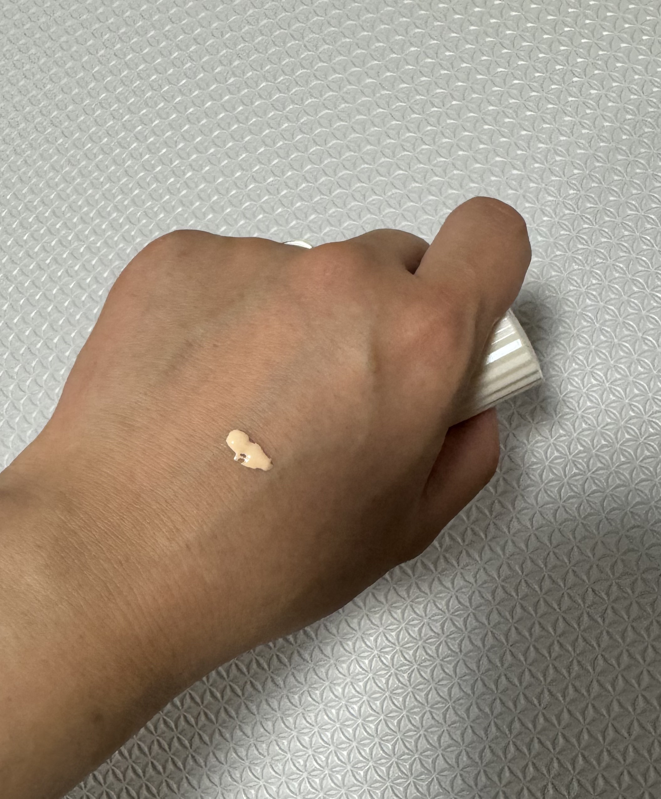 プロテクティング ファンデーション プライマー		/PAUL & JOE BEAUTE/化粧下地を使ったクチコミ（2枚目）