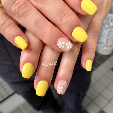 Natsumi◎nailist on LIPS 「art.フラワーネイル🌼.#ネイル#ネイルデザイン#ネイル..」（2枚目）