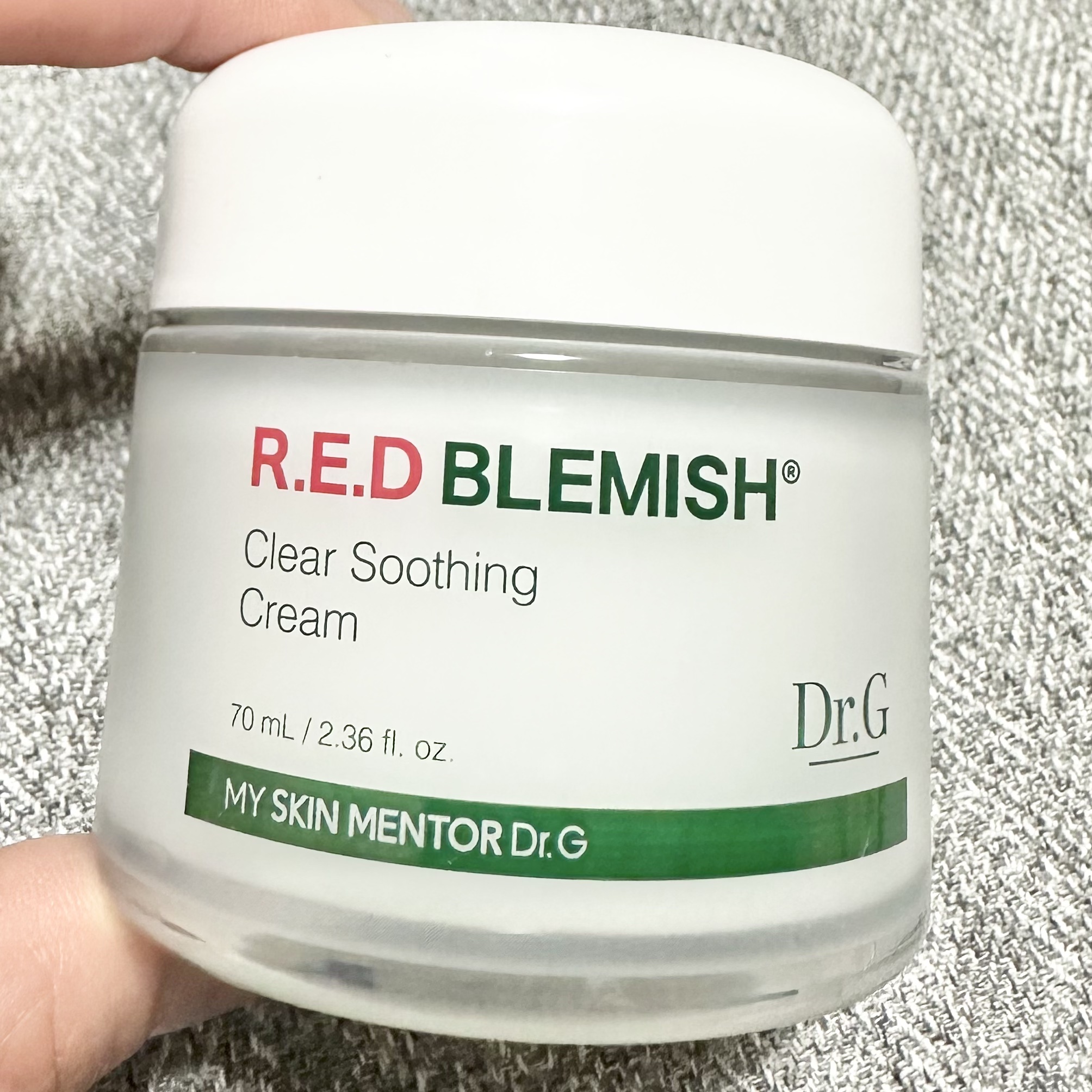 Dr.G レッドブレミッシュ クリアスージングクリーム


オリーブヤングの年間アワードで、5年連続1位を獲得した大人気の水分クリーム✨


10種類のCICA成分を配合し、紫外線や花粉でダメージを受けた肌を優しくケア💚


プルプルのテ