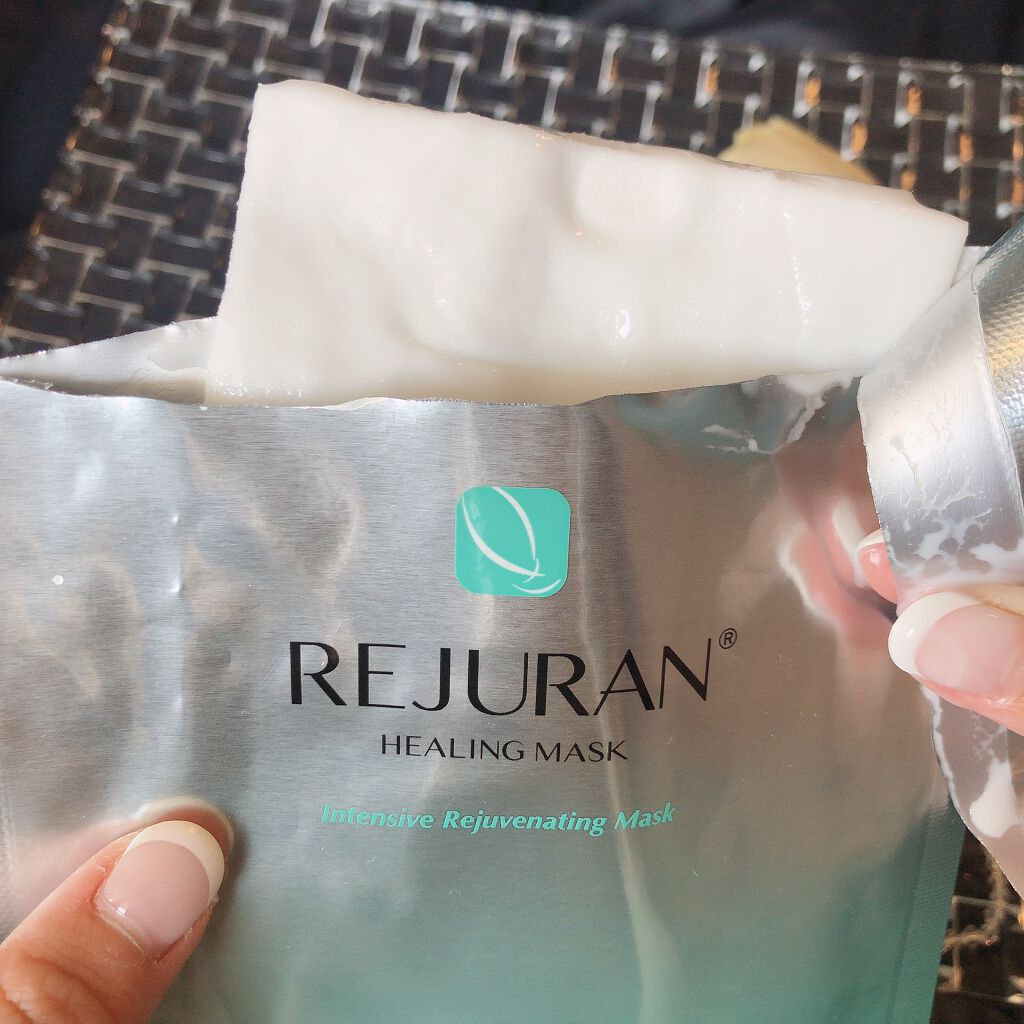 REJURAN モイスチャートリートメントマスク(23ml×5枚入り)/REJURAN COSMETICS/シートマスク・パックを使ったクチコミ(2枚目)