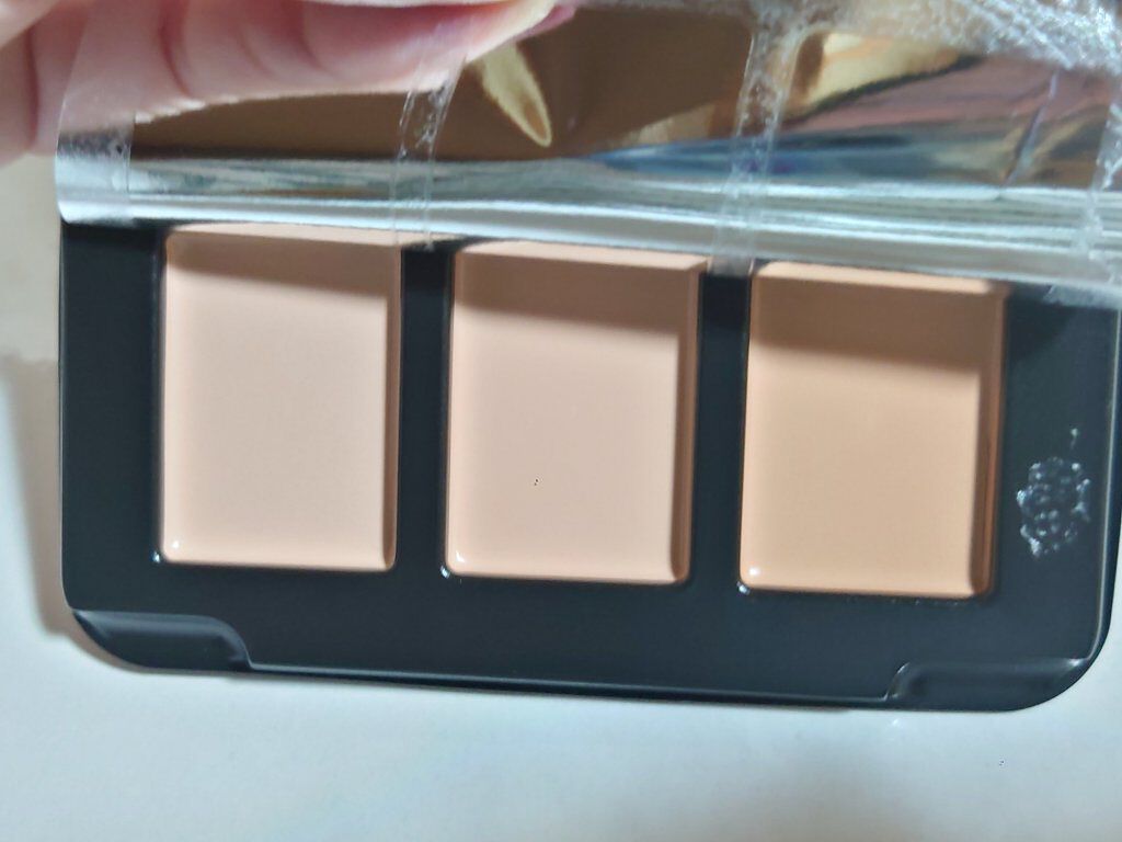 フローレス フィット FR40/COVERMARK/クリーム・エマルジョンファンデーションを使ったクチコミ（2枚目）