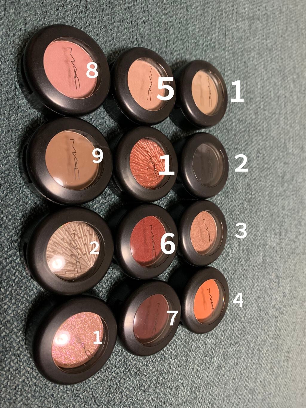 ちひろ on LIPS 「マックのシングルアイシャドウ持ってるやつだけ♪(メモ用)スモー..」(1枚目)