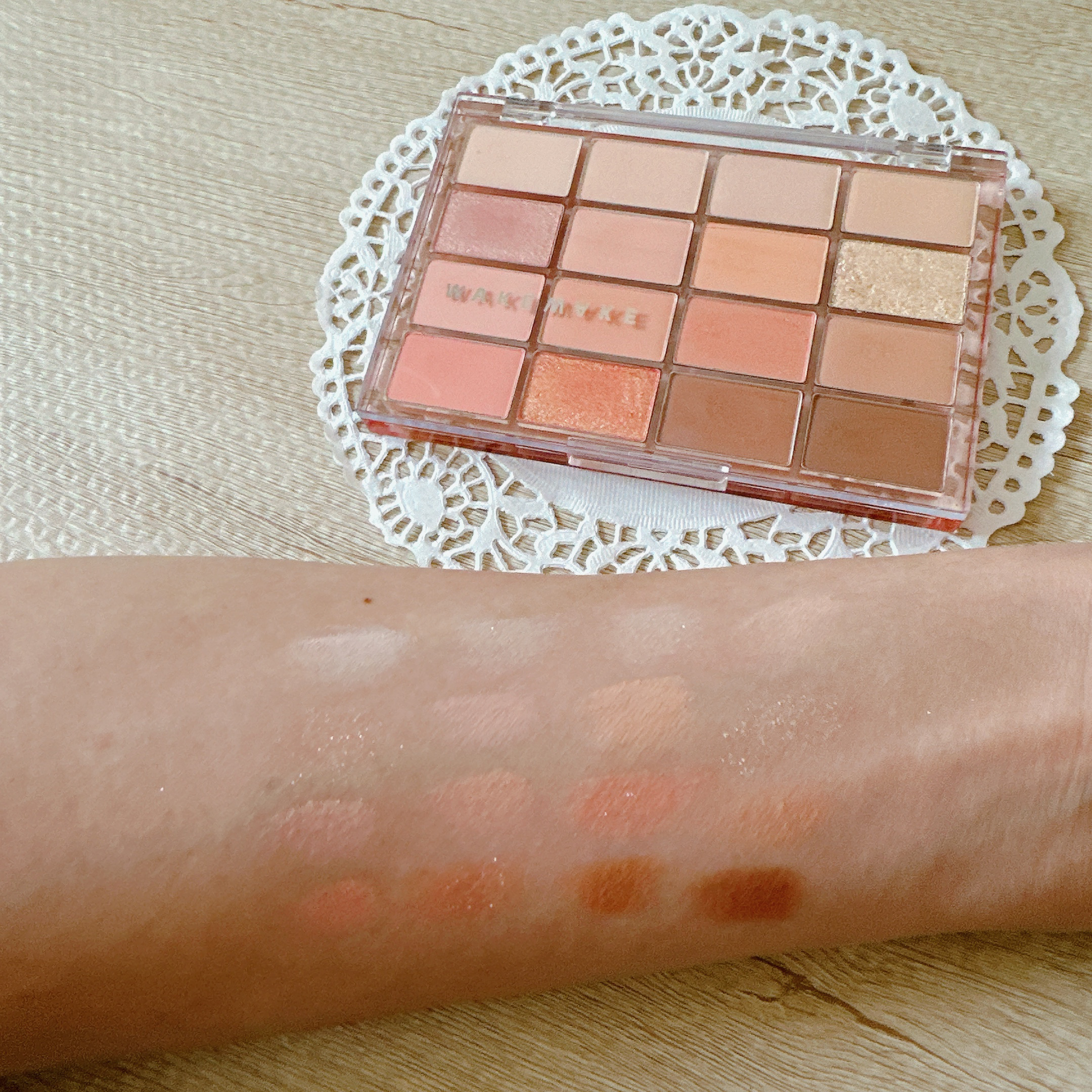 ソフトブラーリングアイパレット/wakemake/アイシャドウパレットを使ったクチコミ（3枚目）