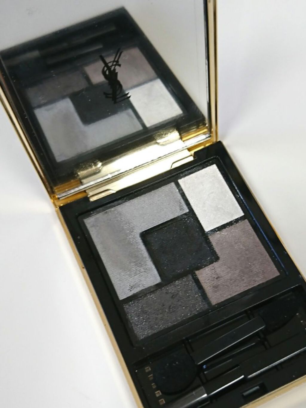 クチュール クルール パレット 1 タキシード/YVES SAINT LAURENT BEAUTE/アイシャドウパレットを使ったクチコミ（1枚目）