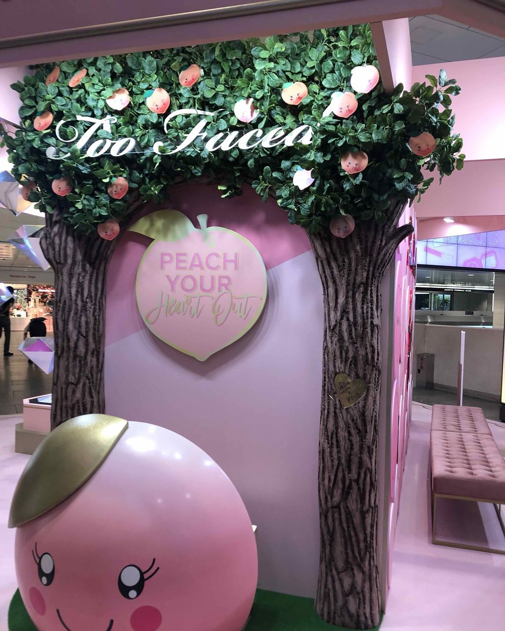 スイートピーチ アイシャドウ パレット/Too Faced/アイシャドウパレットを使ったクチコミ（3枚目）