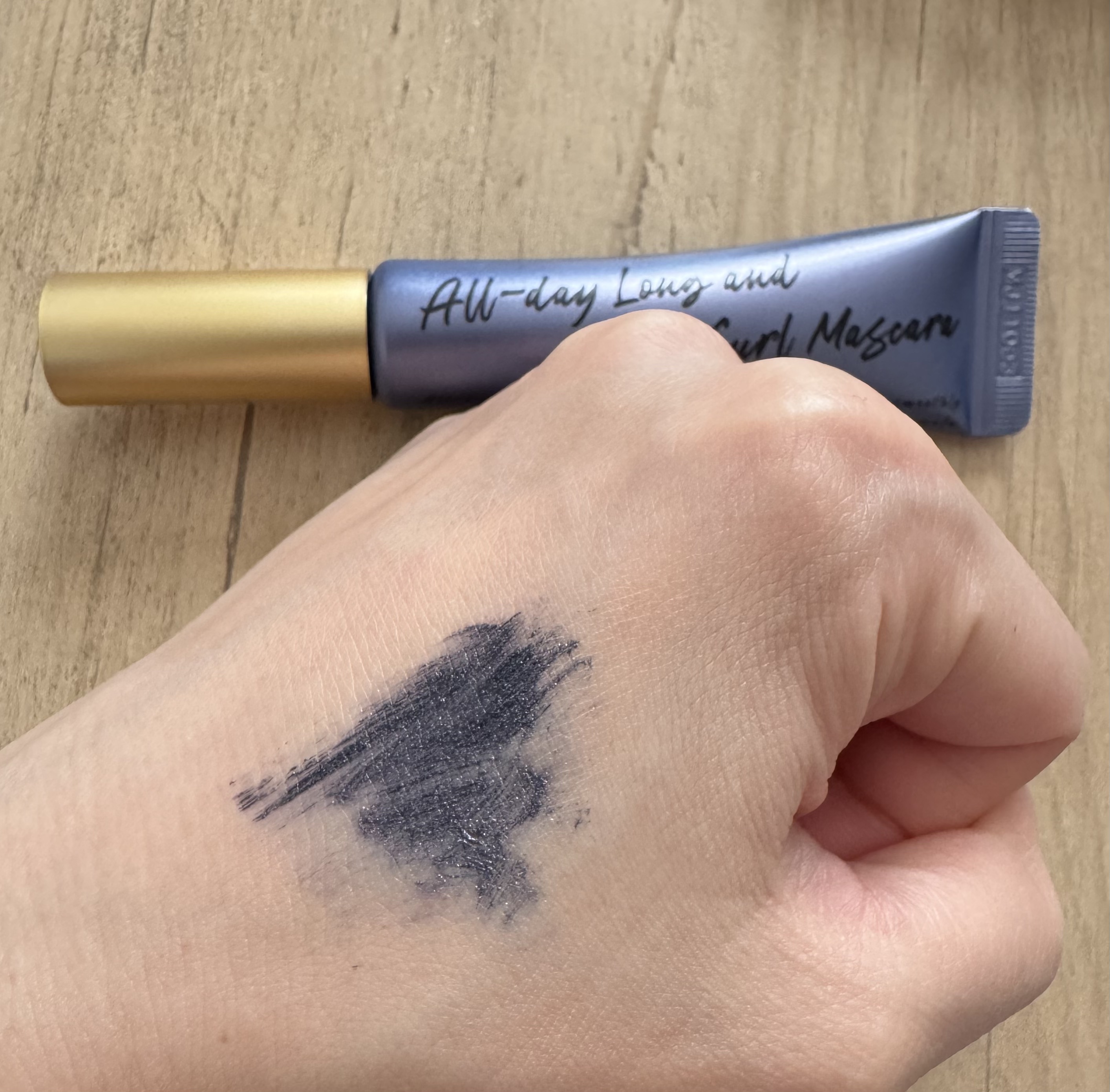 オールデイ ロング アンド カール マスカラ ミッド ナイト ネイビー/Milk Touch/マスカラを使ったクチコミ（2枚目）