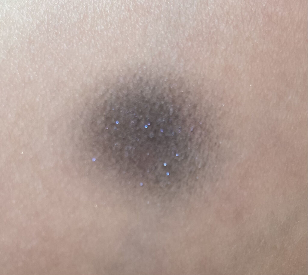 ルックアット マイアイズ BL607 パールネイビー/ETUDE/単色アイシャドウを使ったクチコミ（2枚目）