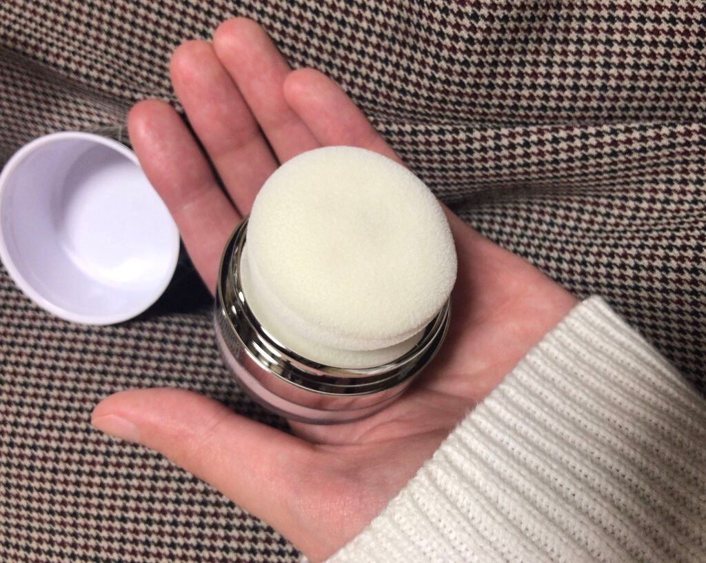 ナチュラルホワイトニング ミネラルパウダーサンスクリーン(ポンポンタイプ)/MiMC/日焼け止めパウダーを使ったクチコミ(2枚目)
