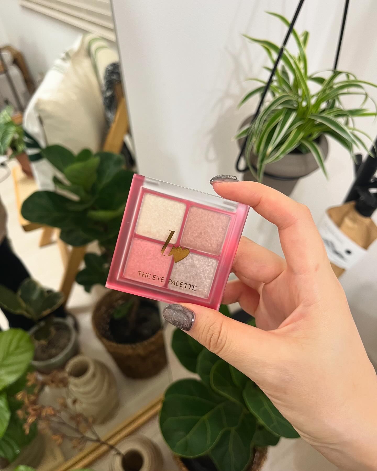 アイシャドウ R 9/2発売！bidol（ビーアイドル）ザ アイパレRの新色08 本気のブラウン