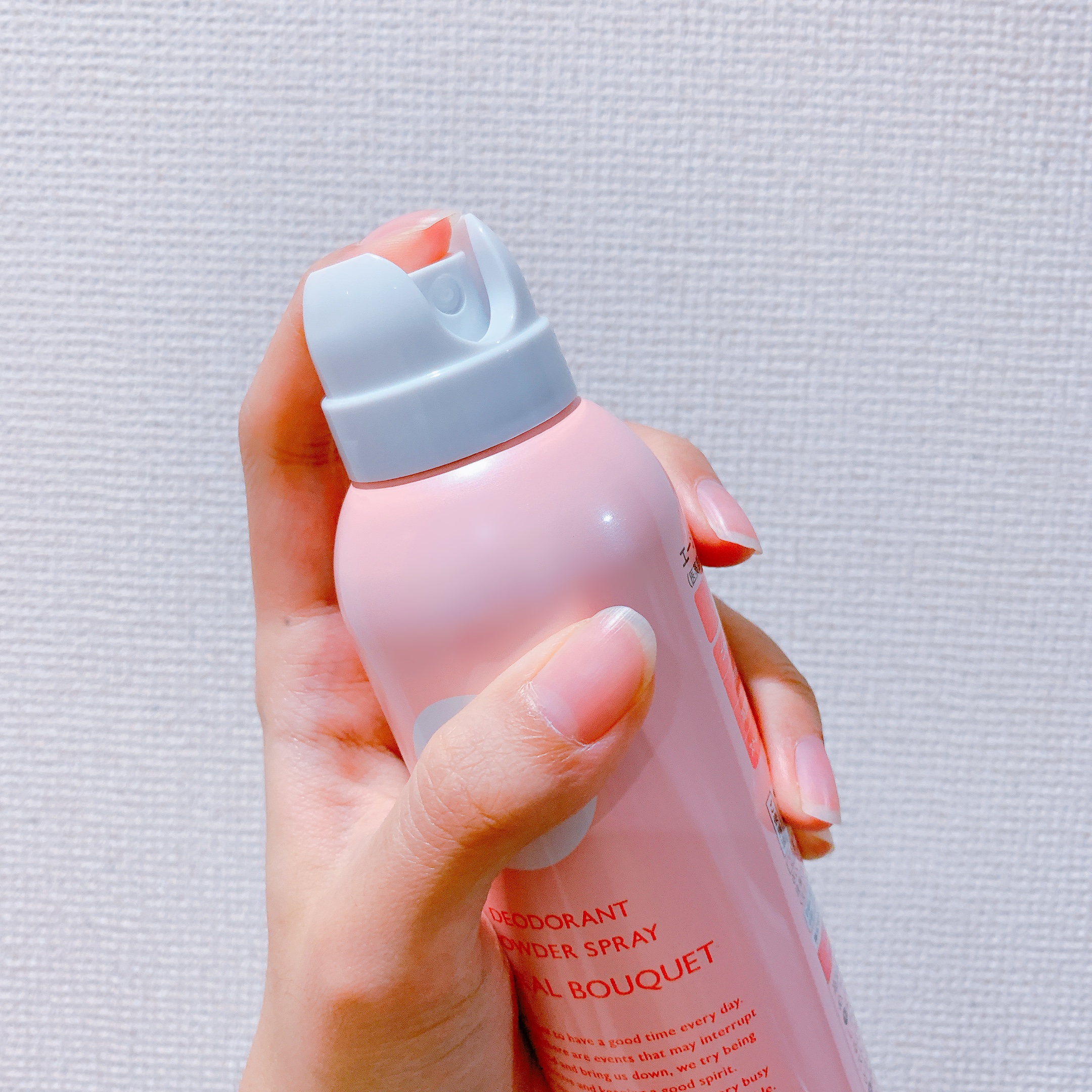 パウダースプレー（フローラルブーケ）/エージーデオ24/デオドラント・制汗剤を使ったクチコミ（3枚目）