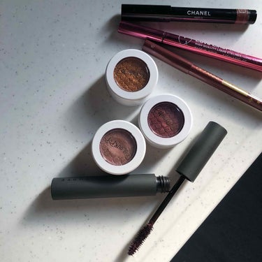 ColourPop Super Shock Shadowのクチコミ「かなり昔にカラポを
使ったことがあるのですが
知人に買ってもらったし
うまく使いこなせず譲って.....」（1枚目）